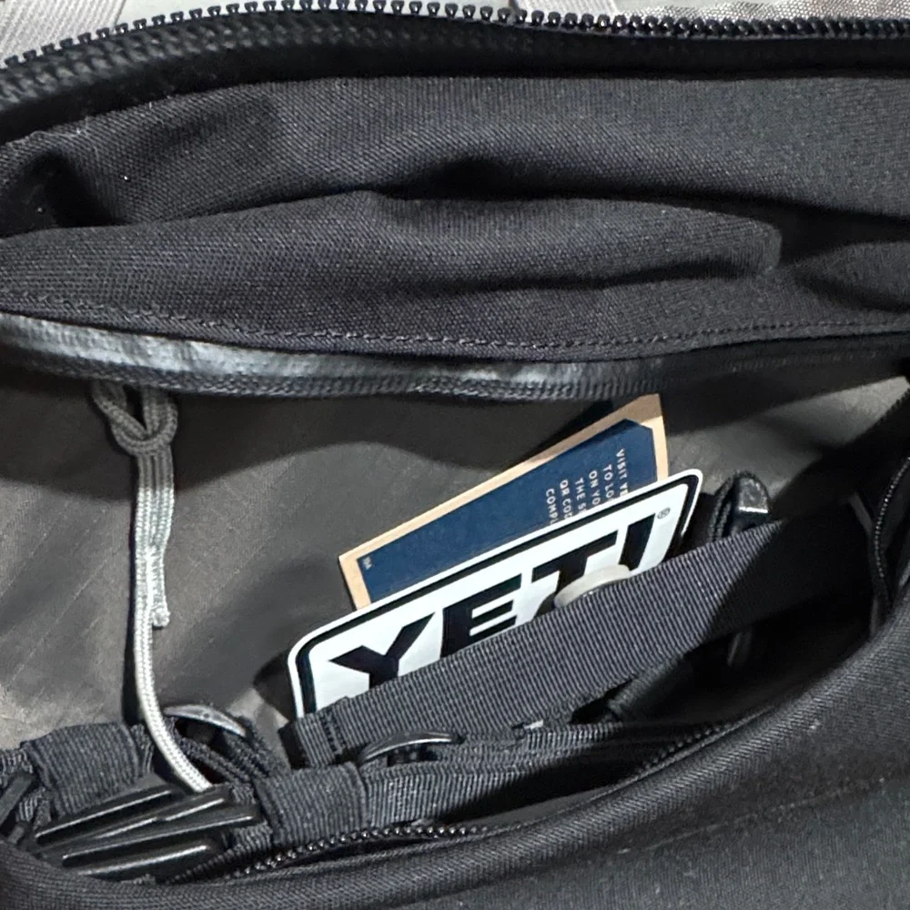 Yeti Crossroads 35L Backpack - Black - Picture 6 of 10